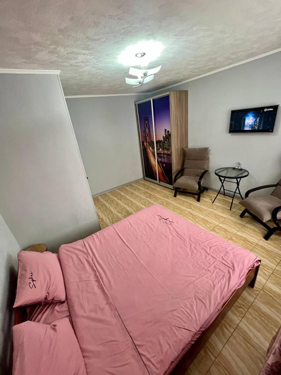 Smart Apartment На Соборной 23 Kremenchuk Exterior foto